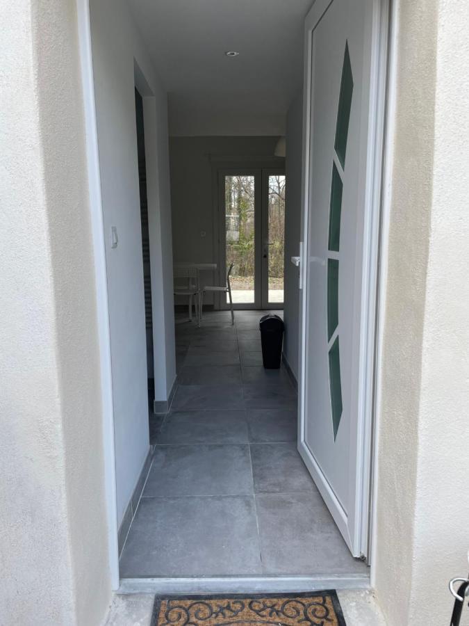 Appartement Avec Terrasse Vue Sorgue Le Thor Exterior photo